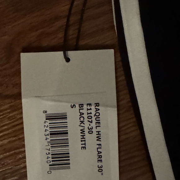 RAQUEL HIGH WAIST FLARED LEGGING - Picture 4 of 4